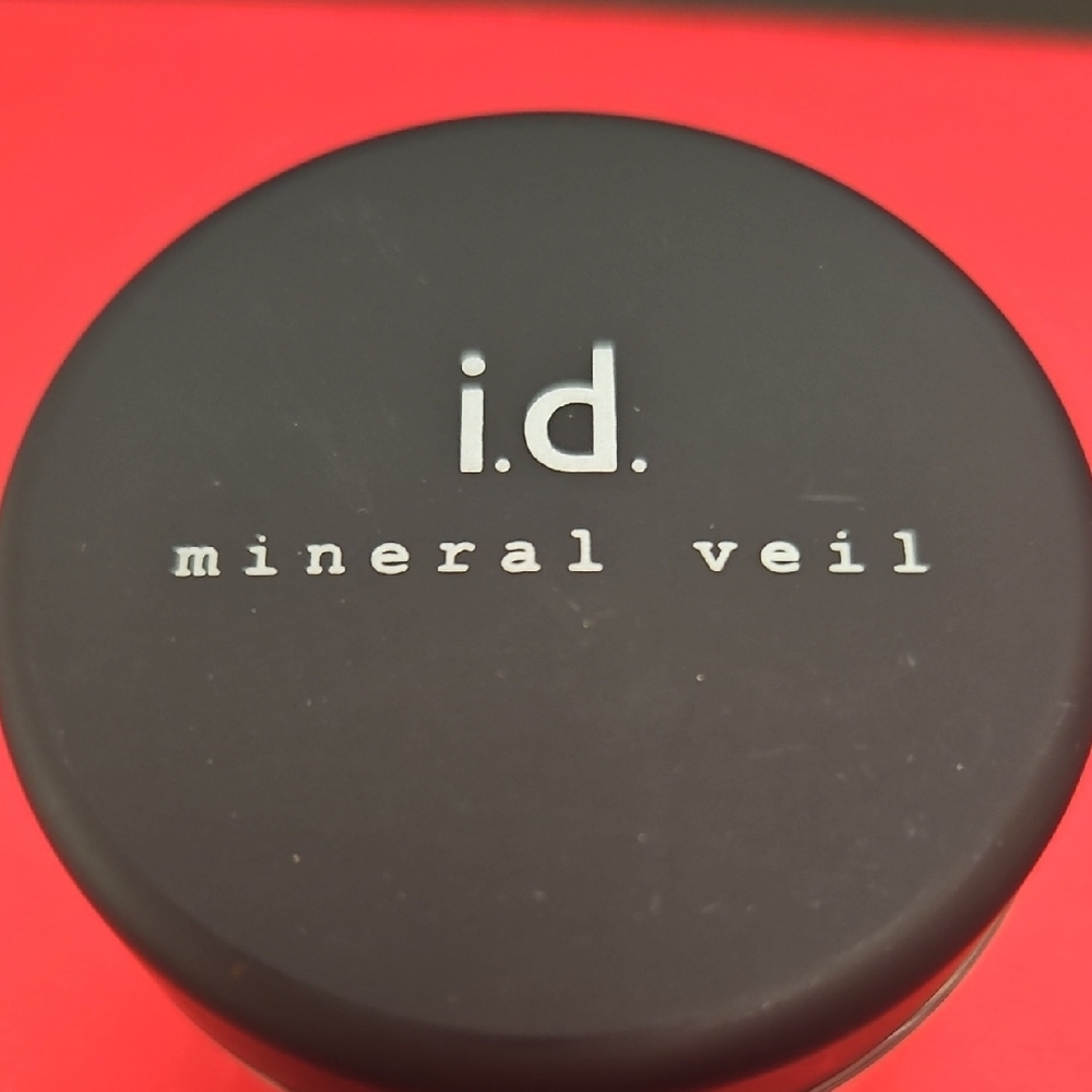 bareMinerals Mineral Veil Finishing Powder